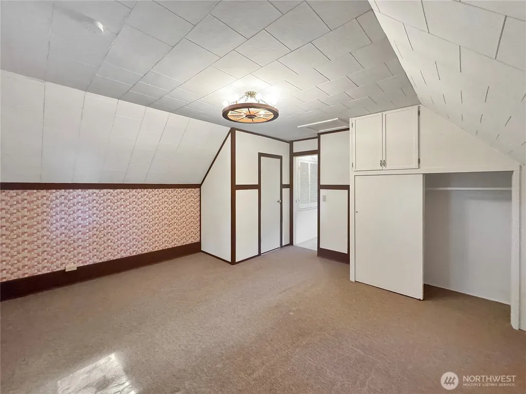 111 S 1st Street Thorp WA 98946