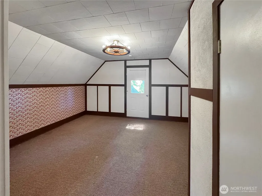 111 S 1st Street Thorp WA 98946