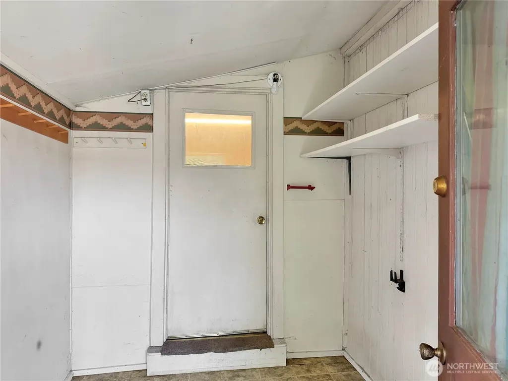 111 S 1st Street Thorp WA 98946