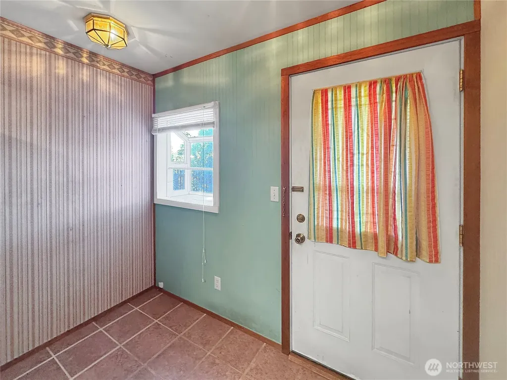 111 S 1st Street Thorp WA 98946