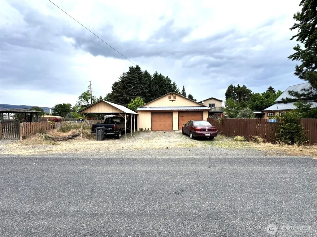 111 S 1st Street Thorp WA 98946