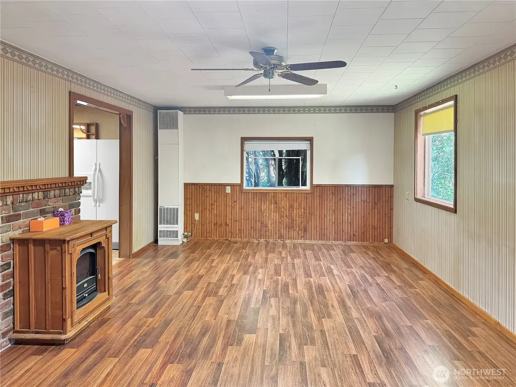 111 S 1st Street Thorp WA 98946