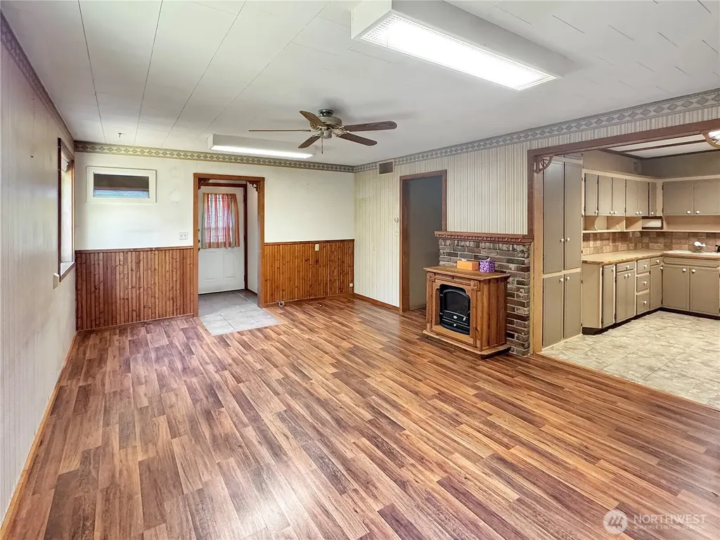 111 S 1st Street Thorp WA 98946