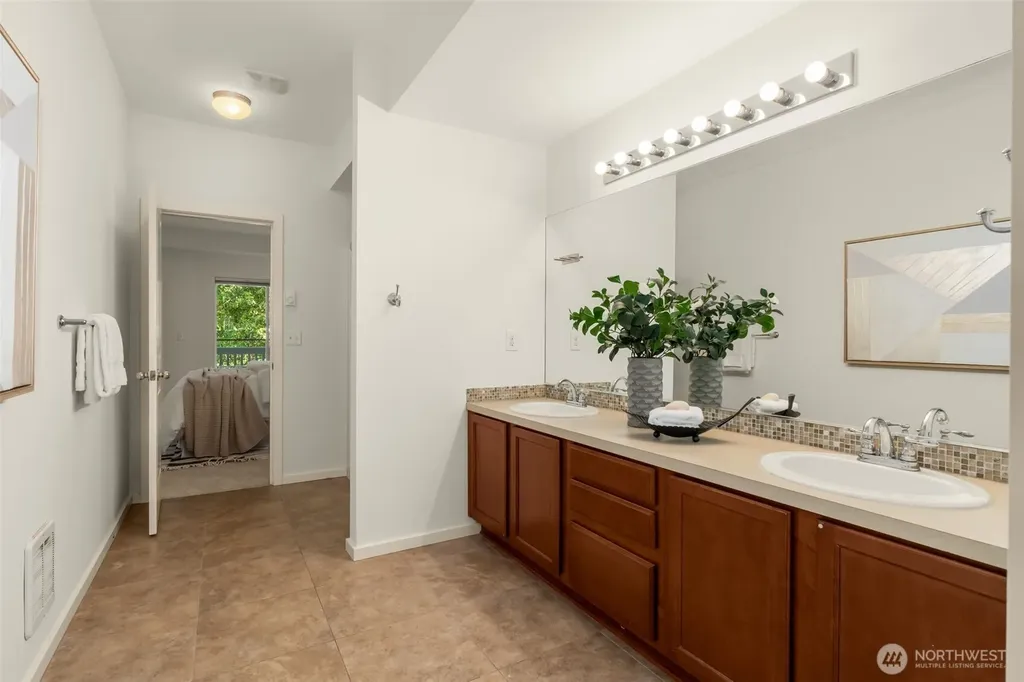 2852 S Nevada Street Seattle WA 98108
