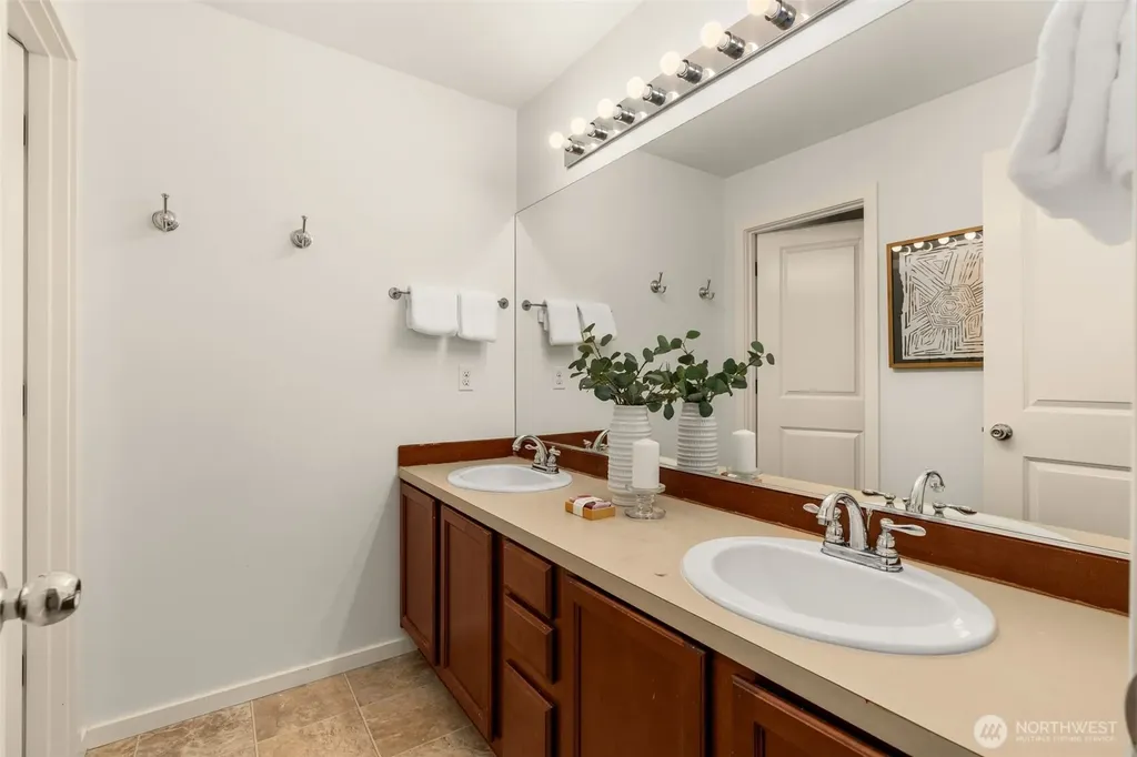 2852 S Nevada Street Seattle WA 98108