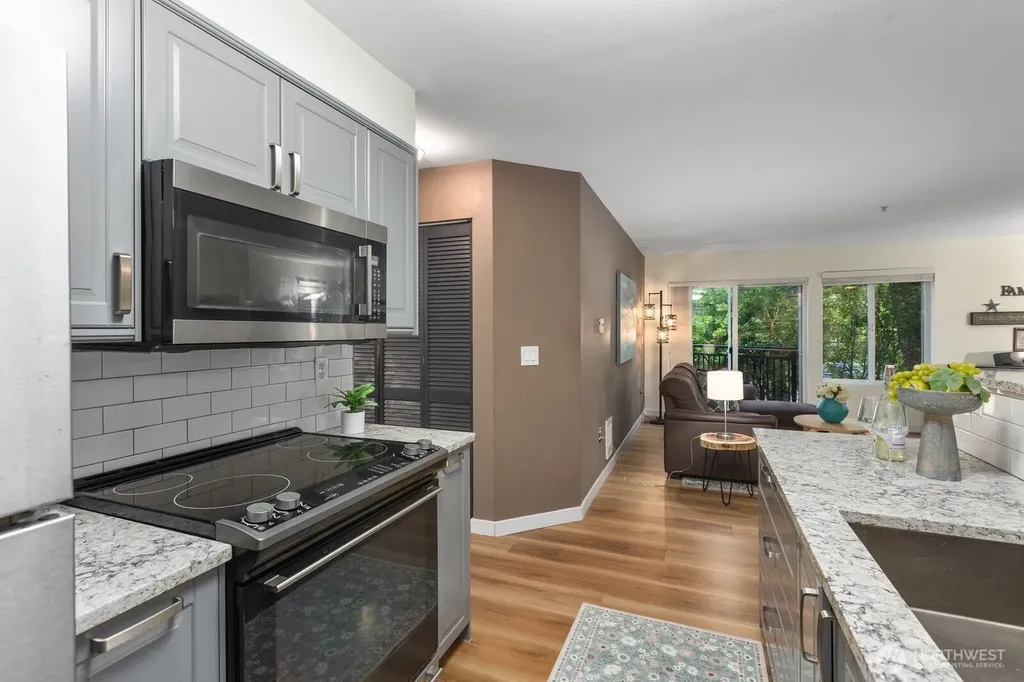 5501 Lakemont Boulevard SE Bellevue WA 98006