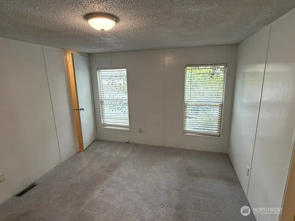 10517 62nd Street E Puyallup WA 98372