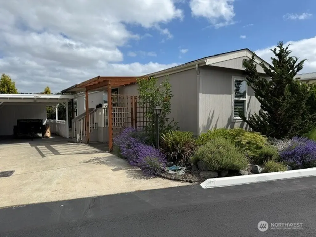 10517 62nd Street E Puyallup WA 98372
