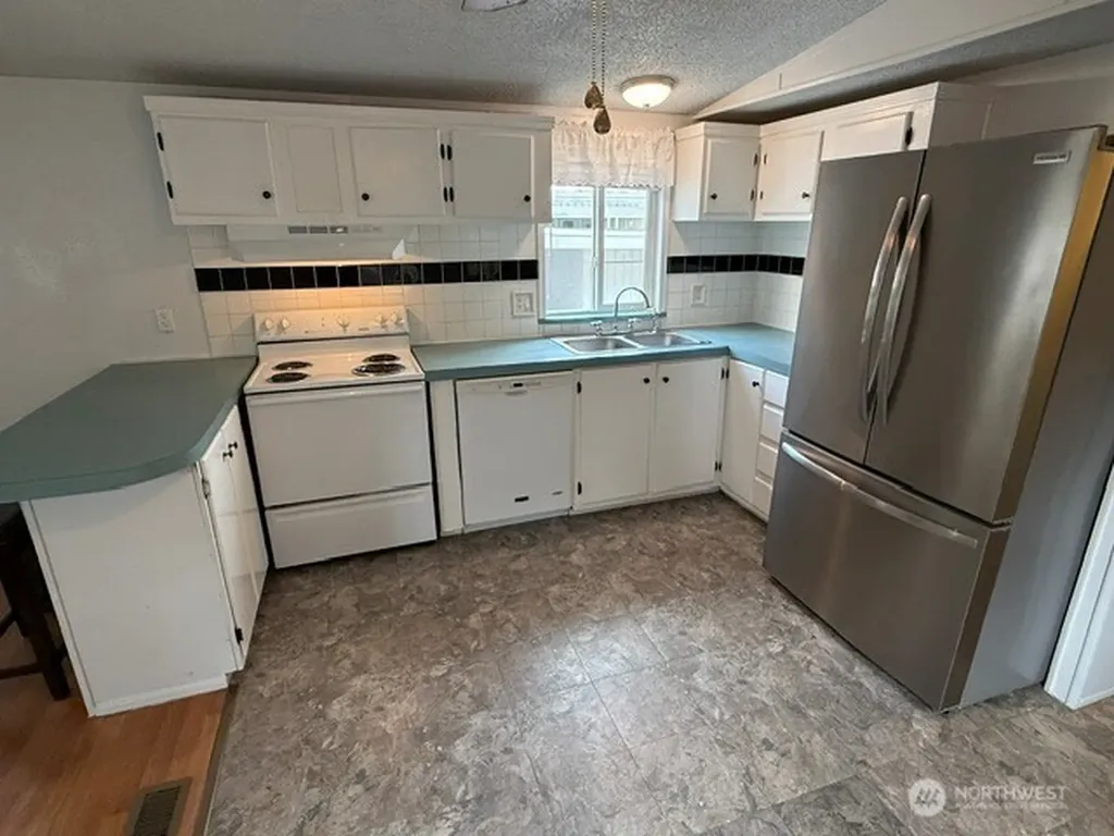 10517 62nd Street E Puyallup WA 98372