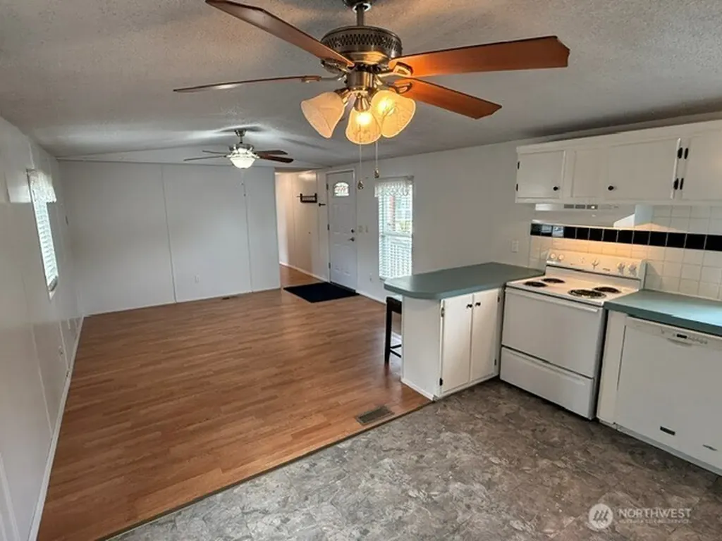 10517 62nd Street E Puyallup WA 98372