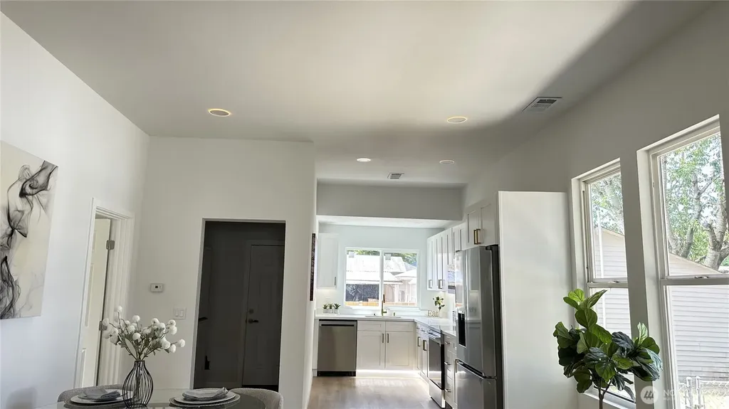505 Burnett Avenue S Renton WA 98057