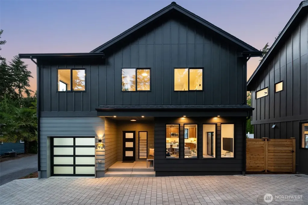 12908 NE 70th Place Kirkland WA 98033