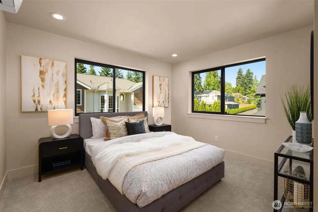 12908 NE 70th Place Kirkland WA 98033