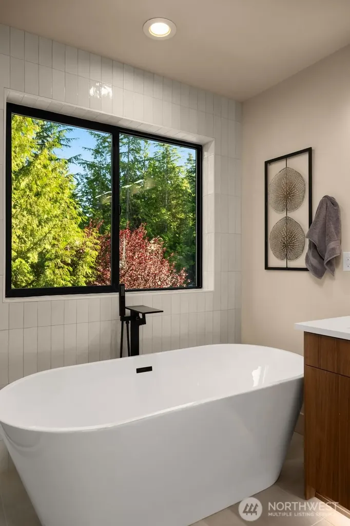 12908 NE 70th Place Kirkland WA 98033
