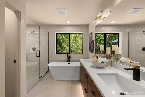 12908 NE 70th Place Kirkland WA 98033