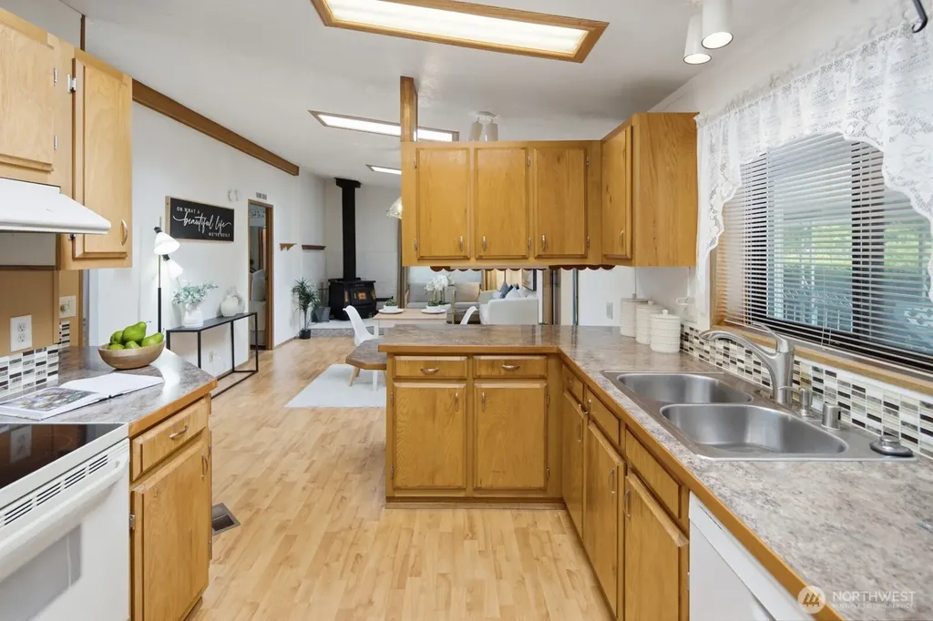 1427 100th Street SW Everett WA 98204