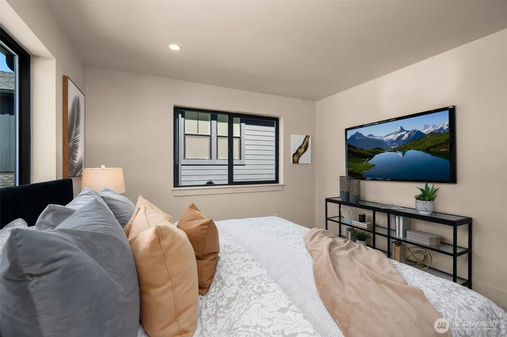 12910 NE 70th Place Kirkland WA 98033