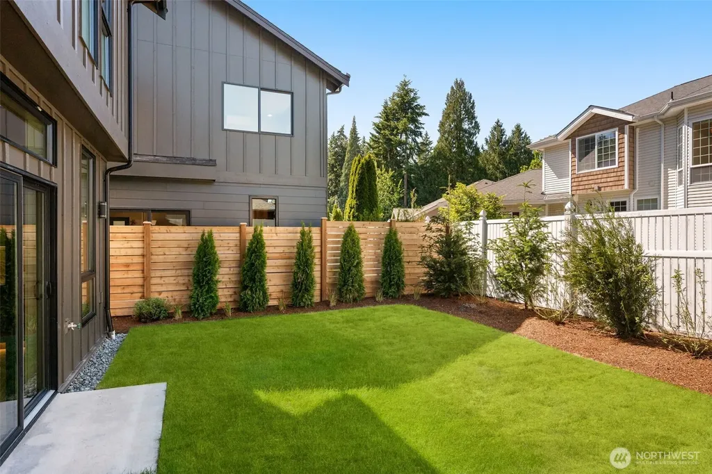 12910 NE 70th Place Kirkland WA 98033