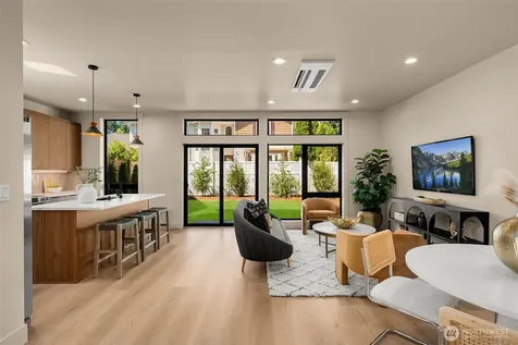 12910 NE 70th Place Kirkland WA 98033