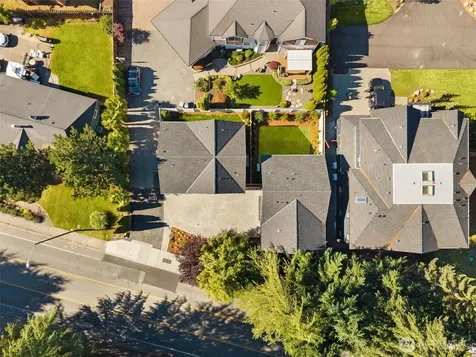 12910 NE 70th Place Kirkland WA 98033