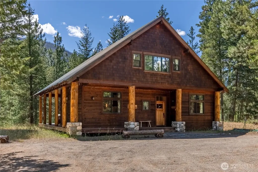 32 Foster Loop Road Winthrop WA 98862