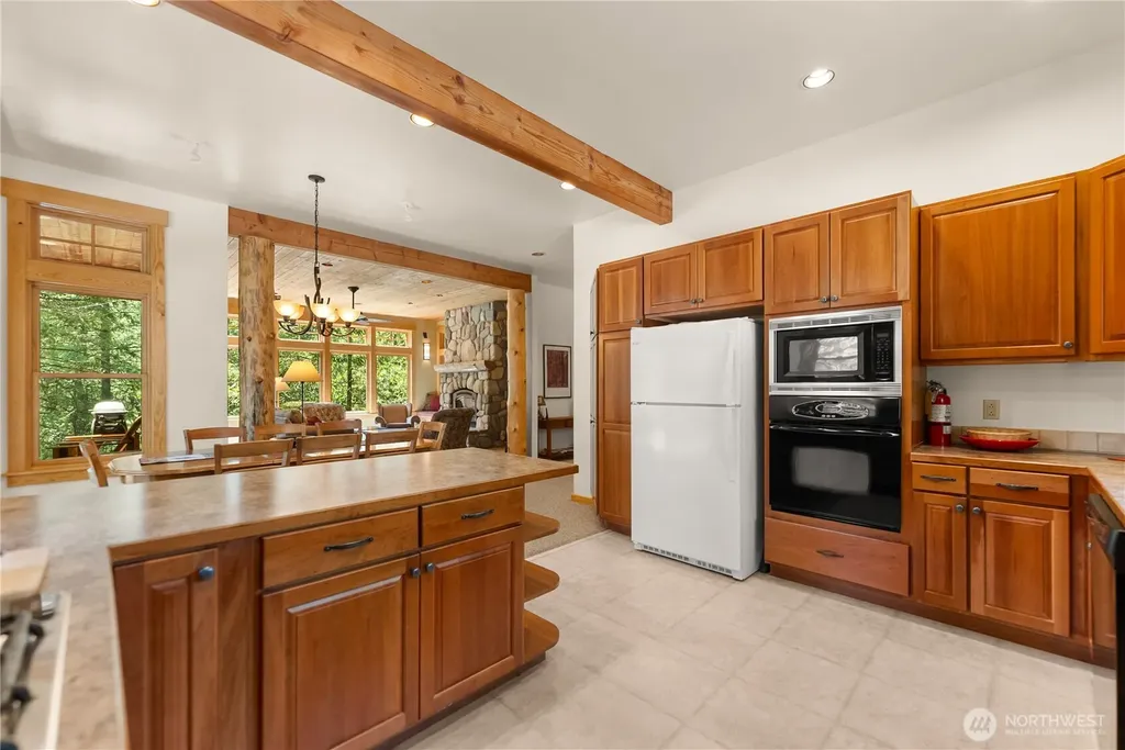 32 Foster Loop Road Winthrop WA 98862