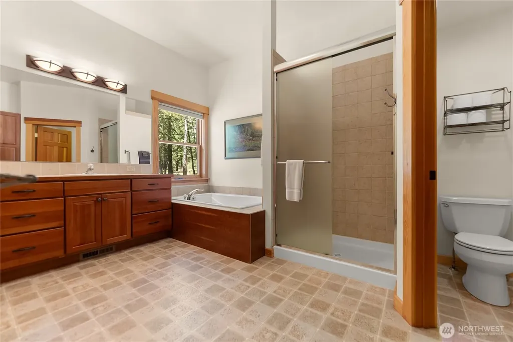 32 Foster Loop Road Winthrop WA 98862