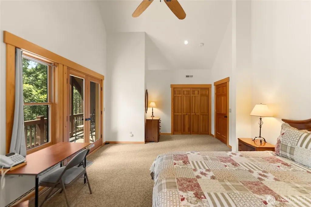 32 Foster Loop Road Winthrop WA 98862
