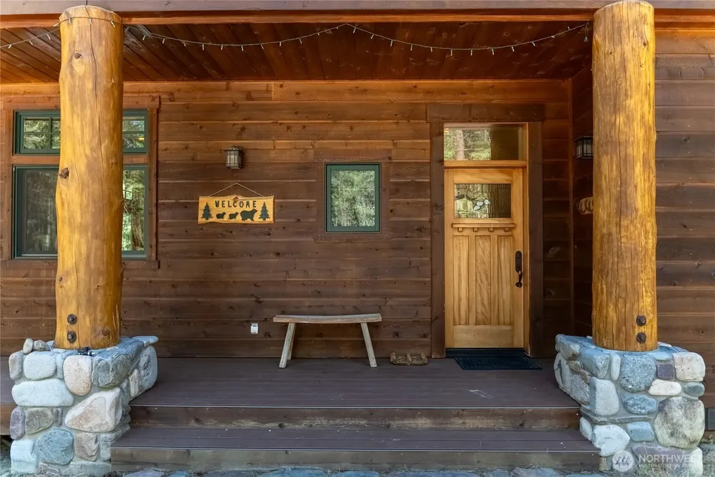 32 Foster Loop Road Winthrop WA 98862