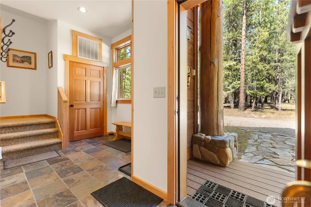 32 Foster Loop Road Winthrop WA 98862