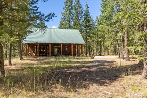 32 Foster Loop Road Winthrop WA 98862