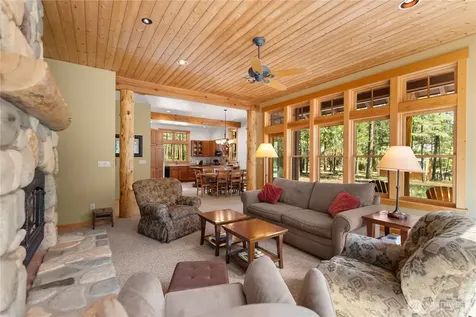 32 Foster Loop Road Winthrop WA 98862