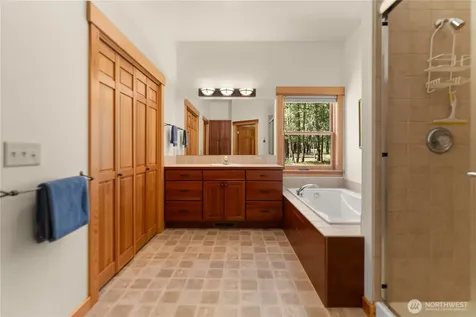 32 Foster Loop Road Winthrop WA 98862