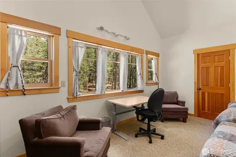 32 Foster Loop Road Winthrop WA 98862