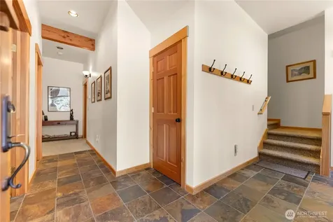 32 Foster Loop Road Winthrop WA 98862
