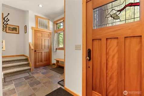 32 Foster Loop Road Winthrop WA 98862