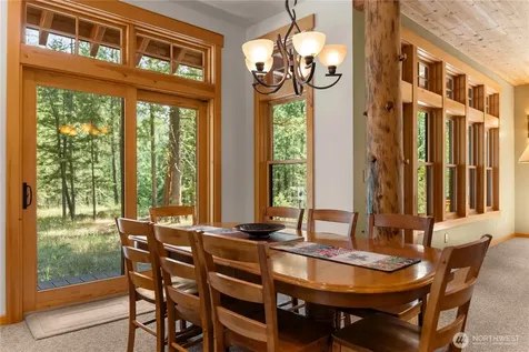 32 Foster Loop Road Winthrop WA 98862