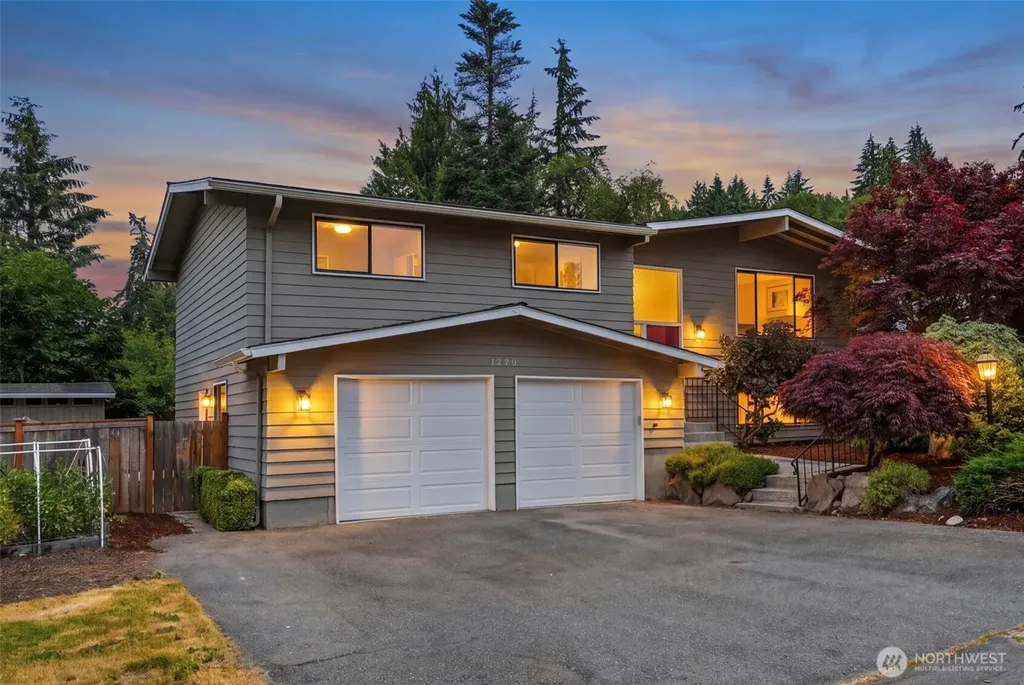 1220 NW 201st Street Shoreline WA 98177