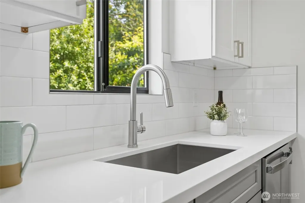 1220 NW 201st Street Shoreline WA 98177