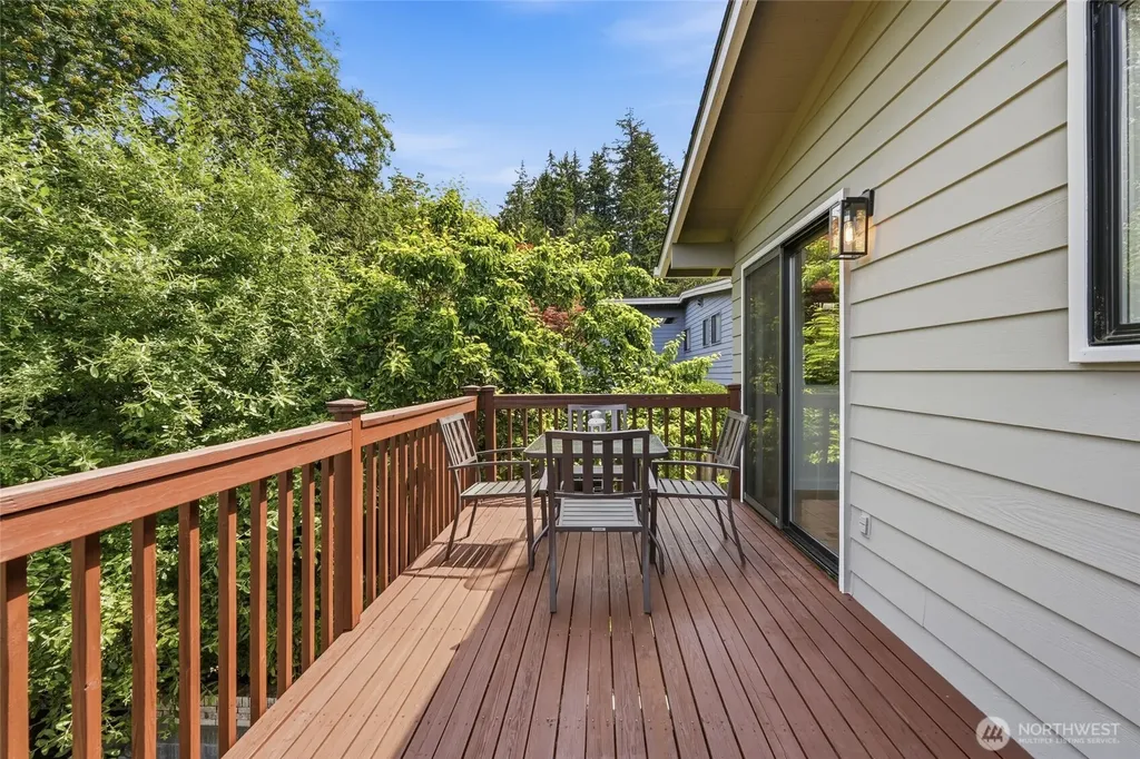 1220 NW 201st Street Shoreline WA 98177
