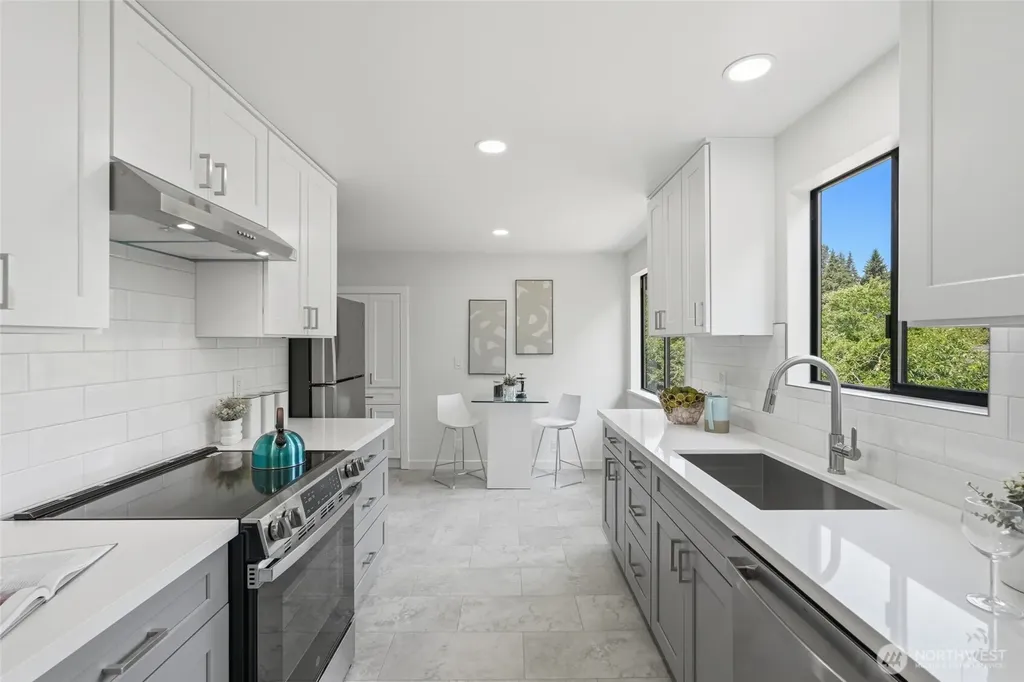 1220 NW 201st Street Shoreline WA 98177