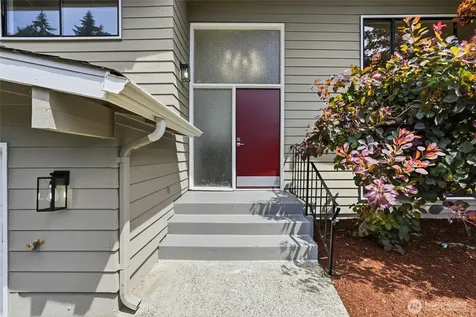 1220 NW 201st Street Shoreline WA 98177