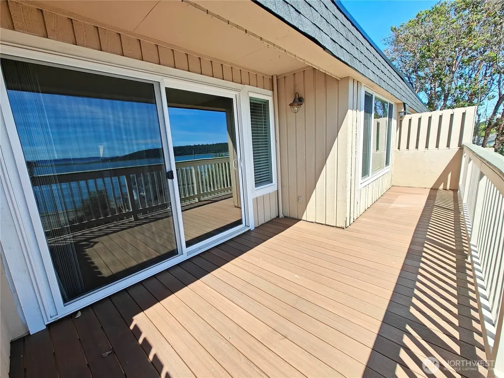 1199 SE 9th Avenue Oak Harbor WA 98277