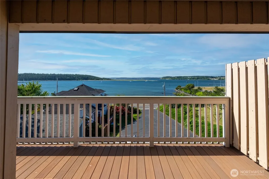 1199 SE 9th Avenue Oak Harbor WA 98277