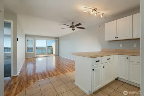 1199 SE 9th Avenue Oak Harbor WA 98277
