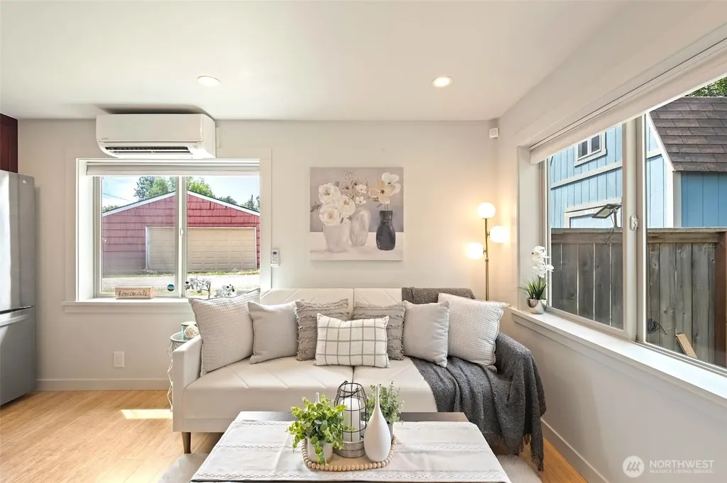 9745 Evanston Avenue N Seattle WA 98103