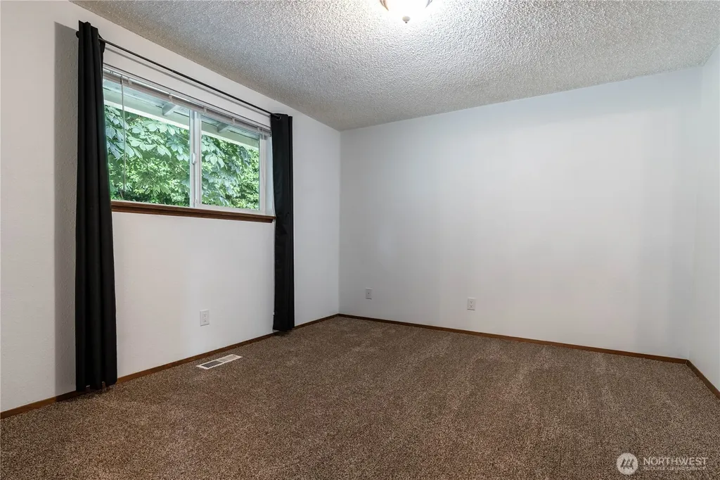 7102 48th Avenue E Tacoma WA 98443