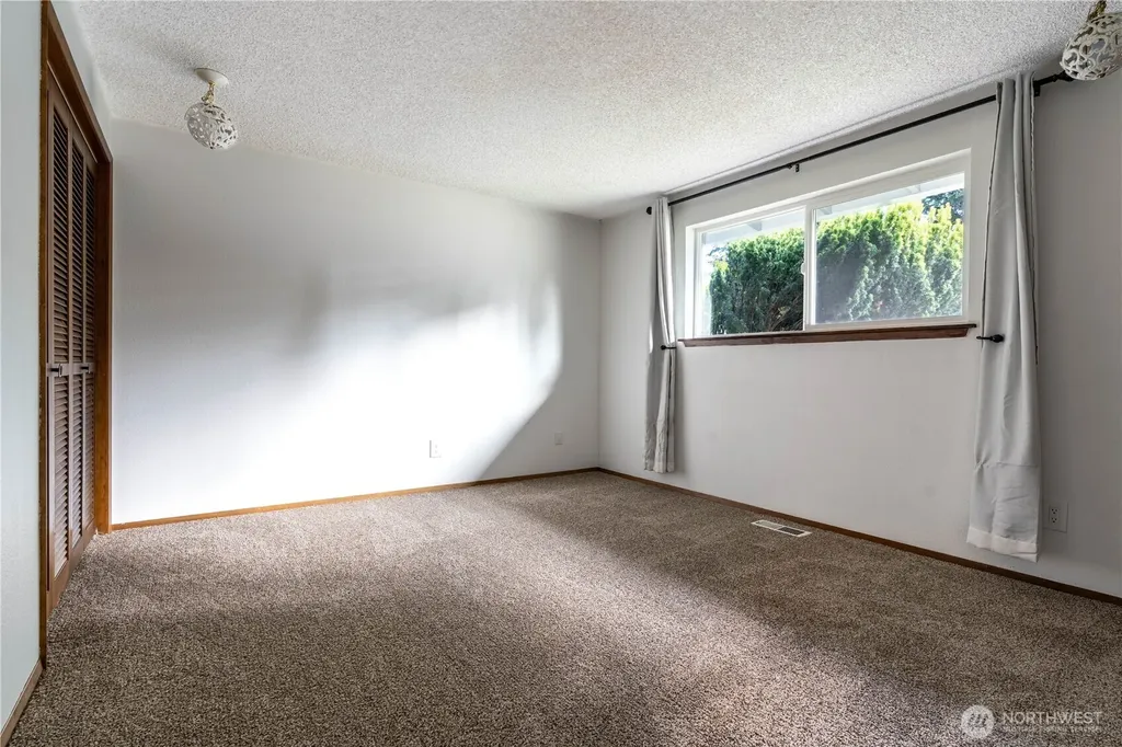 7102 48th Avenue E Tacoma WA 98443