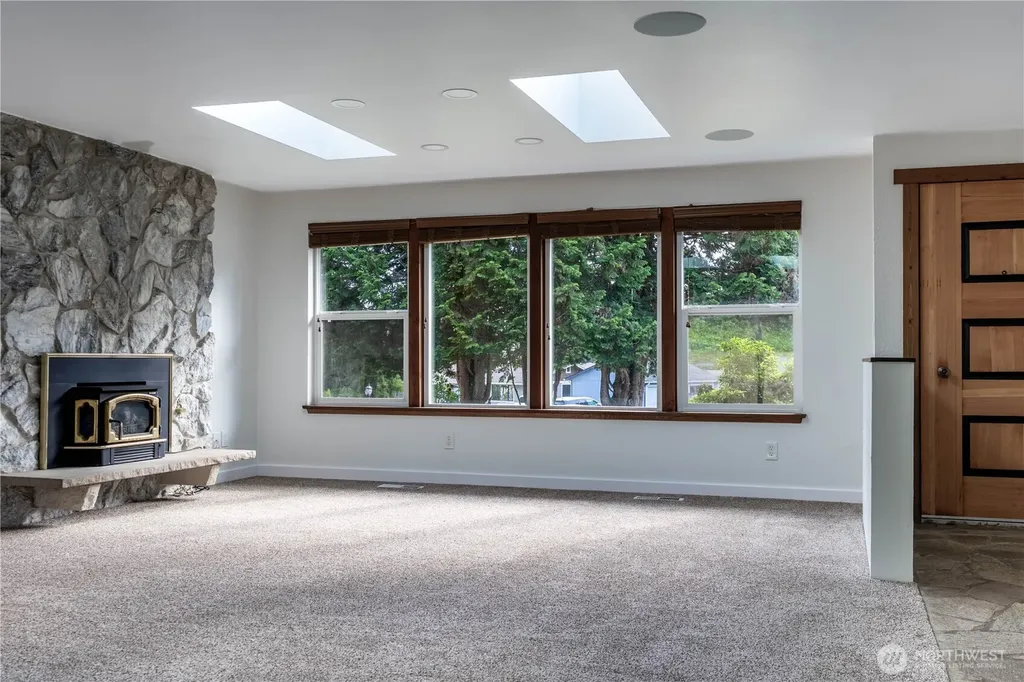 7102 48th Avenue E Tacoma WA 98443