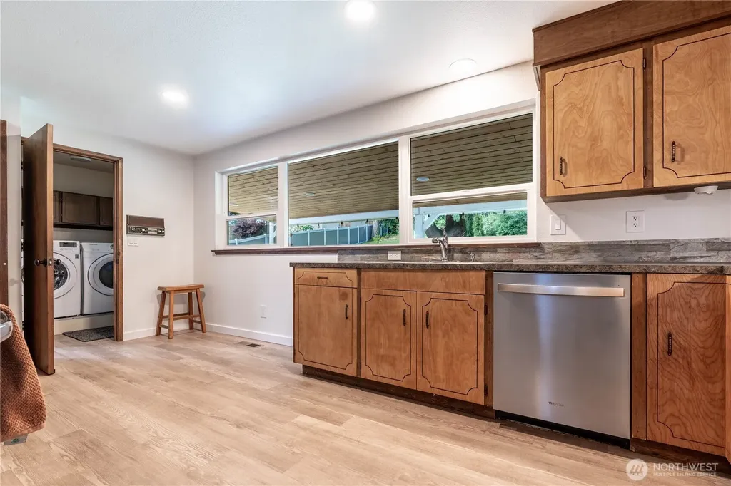7102 48th Avenue E Tacoma WA 98443